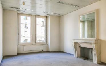 Office - image - 4