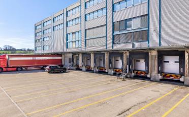 Commercial - image - 3