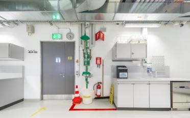 Laboratory - image - 4