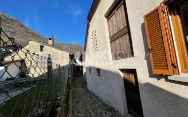 Immeuble résidentiel 10 pièces - image - 2