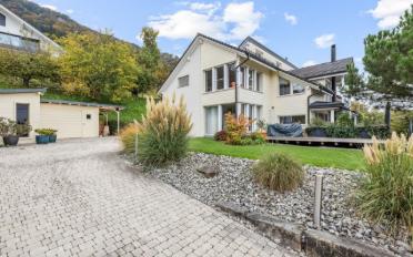 Einfamilienhaus 7.5 Zimmer - image - 1