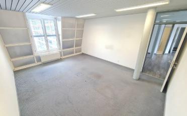 Office - image - 11