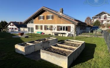 Einfamilienhaus 8.5 Zimmer - image - 1