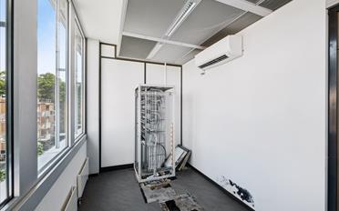 Office - image - 9