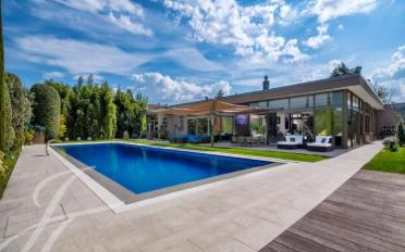 Single house 17 rooms - image - 1