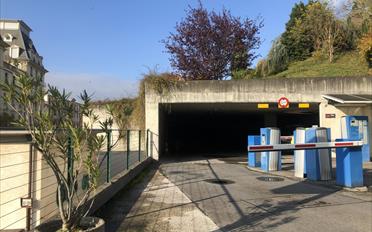 Covered slot - image - 2