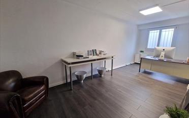 Bureau 3.5 pièces - image - 3