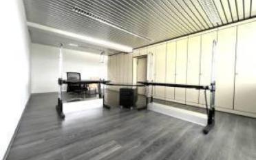 Bureau 6 pièces - image - 2