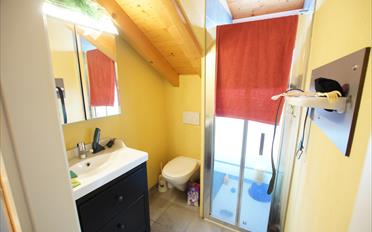 Residential building 20.5 rooms - image - 18