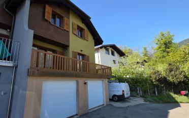 Bifamiliar house - image - 2