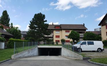 Place à motos couverte - image - 1