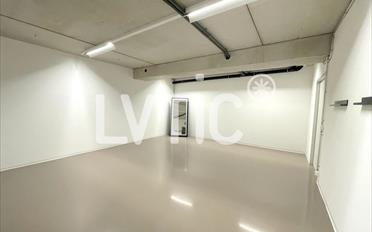 Office - image - 5