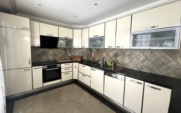 Villa 8.5 Zimmer - image - 5