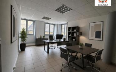 Bureau 3.5 pièces - image - 1