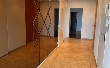 Attic flat 6 rooms - image - 3