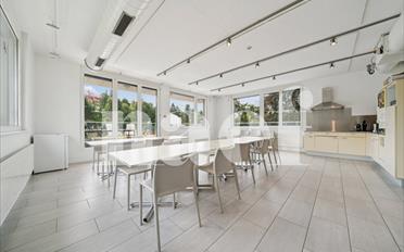 Commercial - image - 4
