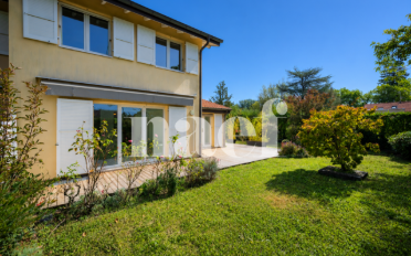 Maison jumelée 8 pièces - image - 1