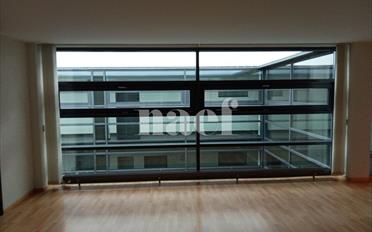 Office - image - 4