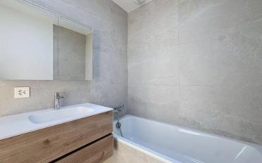 Apartment 4 rooms - image - 9