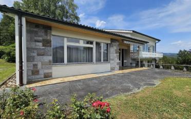 Villa 9.5 pièces - image - 1