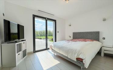 Villa 8 pièces - image - 9