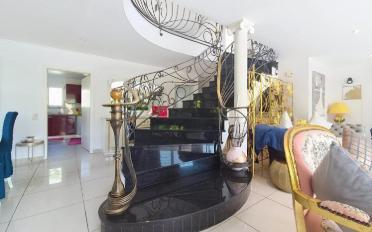 Villa 7.5 pièces - image - 7