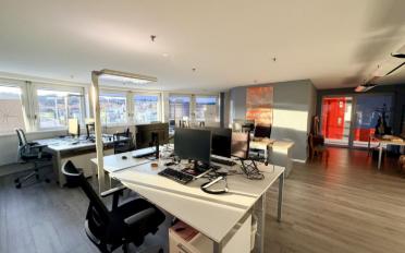Office - image - 4