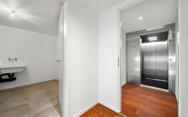 Single house 8.5 rooms - image - 12
