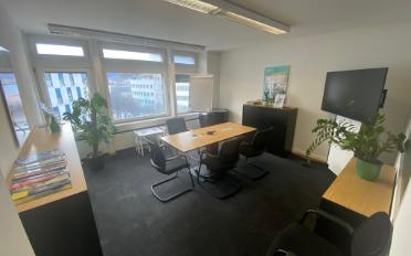 Office - image - 6