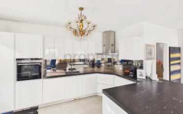 Villa 7.5 Zimmer - image - 4