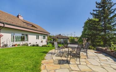 Einfamilienhaus 7.5 Zimmer - image - 1