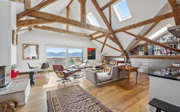 Attic flat 2.5 rooms - image - 1