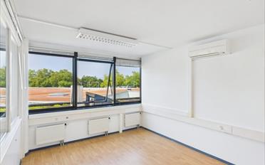 Office - image - 5