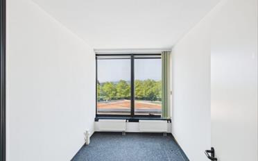 Office - image - 7