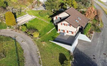 Villa 7.5 Zimmer - image - 1