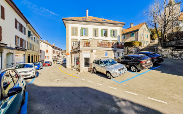 Commercial - image - 12