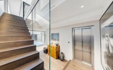 Maison jumelée 9 pièces - image - 8
