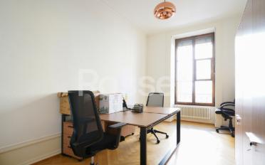 Office - image - 4