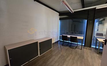 Office - image - 11