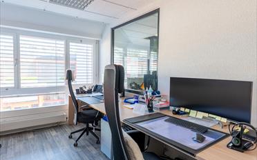 Office - image - 7
