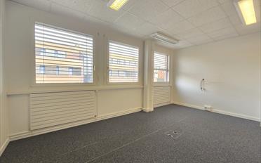 Office - image - 4