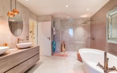 Apartment 8 rooms - image - 9