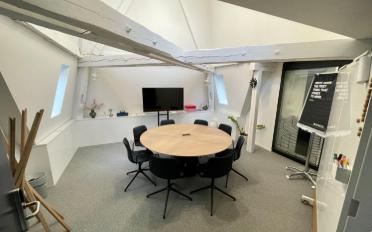 Office - image - 1