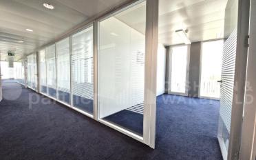 Office - image - 4