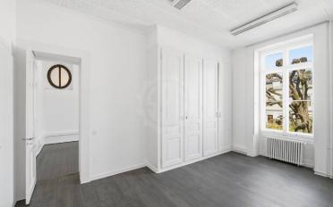 Office - image - 4