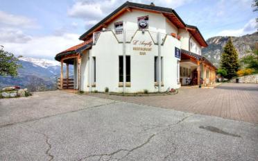 Mixed use property - image - 2