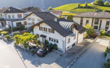 Einfamilienhaus 9.5 Zimmer - image - 1