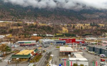 Commercial - image - 9