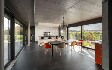Villa 7.5 pièces - image - 1