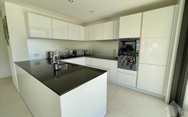 Apartment 5 rooms - image - 7